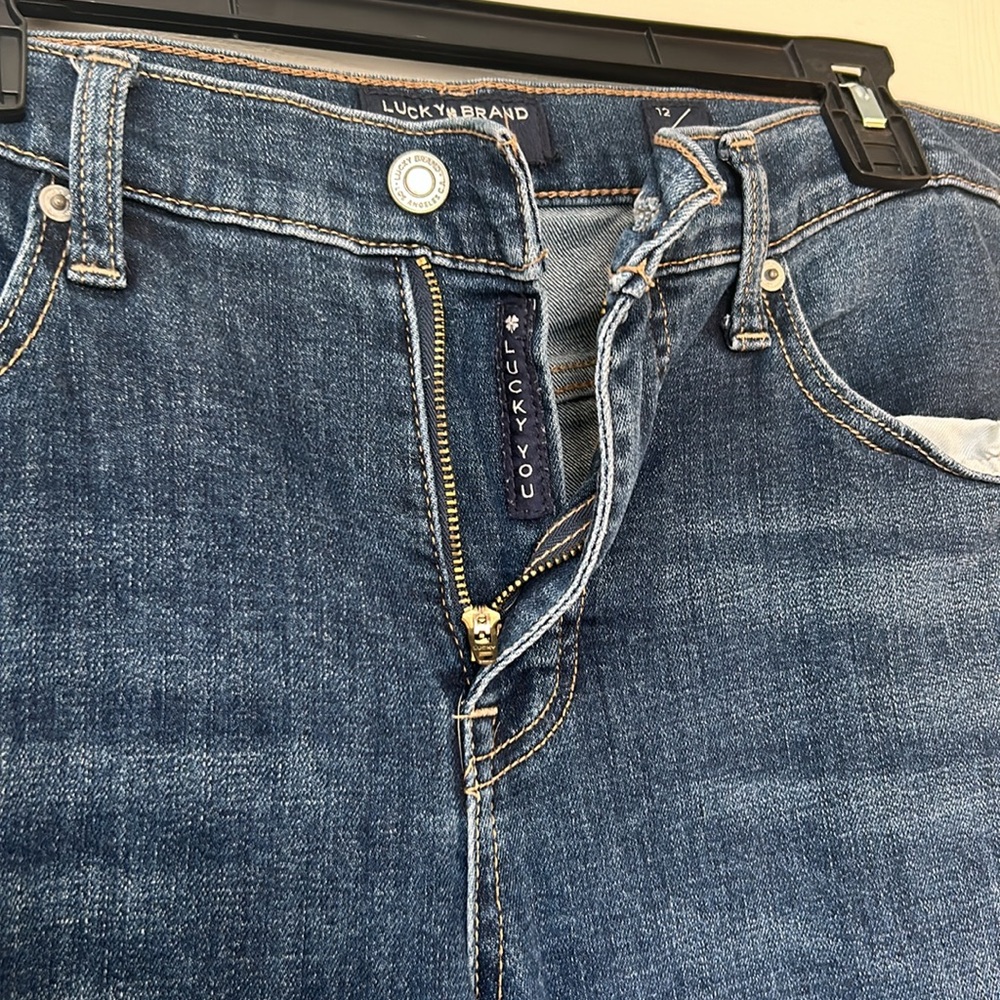 Lucky Brand denim 12/31 Skinny jeans - Picture 2 of 6